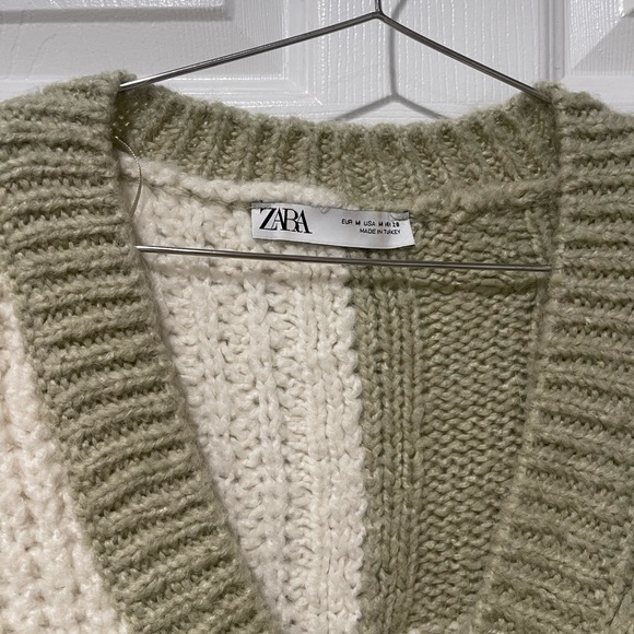 Zara Women's Green and Cream Sweater - Picture 10 of 10
